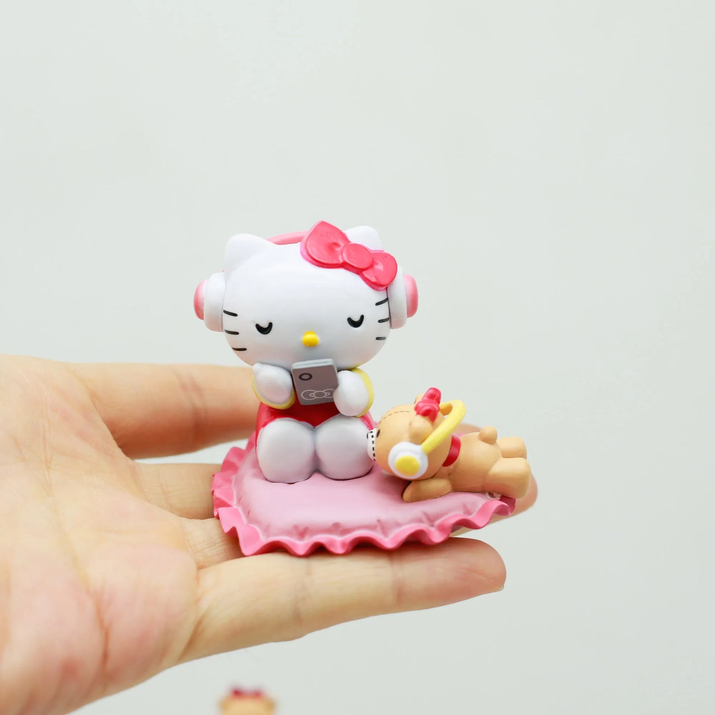 Sanrio Characters Hello Kitty Blind Box Toy Kawaii Figure Bath Travel Play Games Watch TV Scene Model Desk Car Decoration